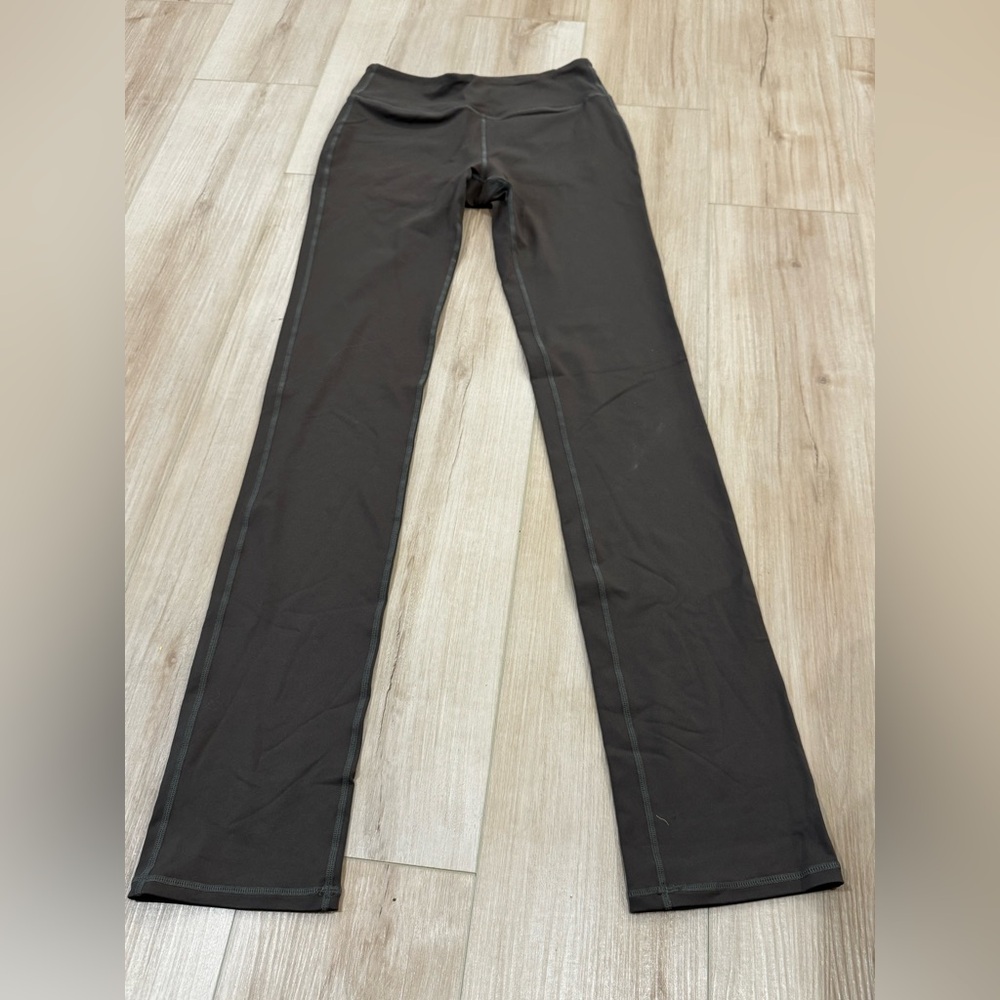 Women’s Brown Bootcut Yoga Pants | Size Small | Back Pockets | Athleisure